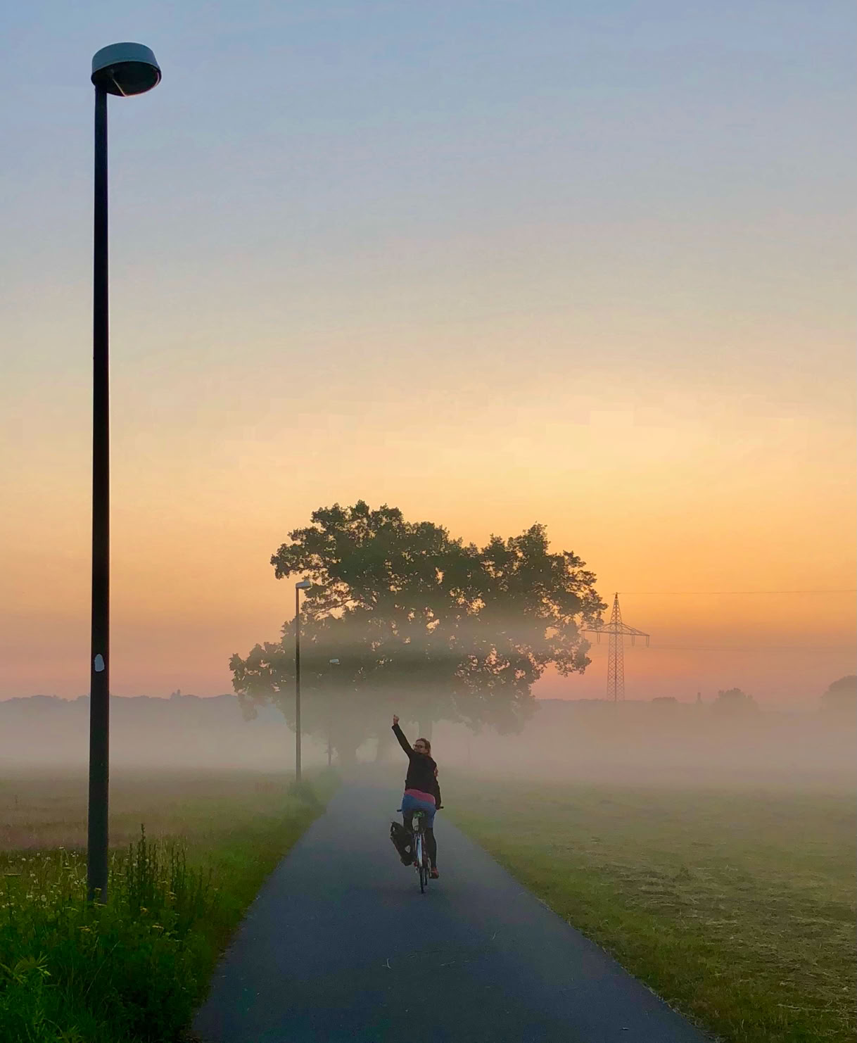 Sonnennaufgang im Wiesengrund Erlangen auf dem Fahrrad - Foto: Thomas Hirsch - www.meister-hirsch.de